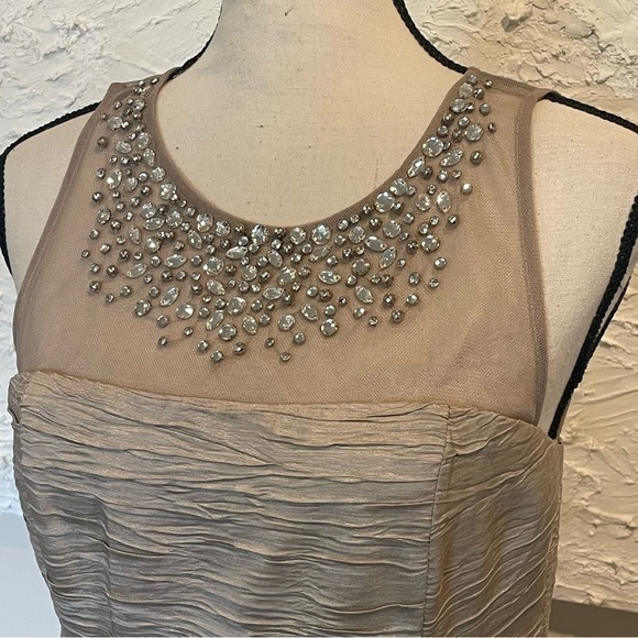 Eliza J Jewel Embellished Illusion Metallic Sheath Sleeveless Dress Taupe Sz 6 - Picture 5 of 10